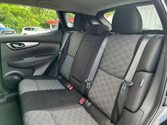2022 Nissan Rogue Sport SV