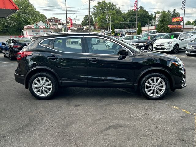 2022 Nissan Rogue Sport SV