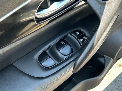 2017 Nissan Rogue Sport SL