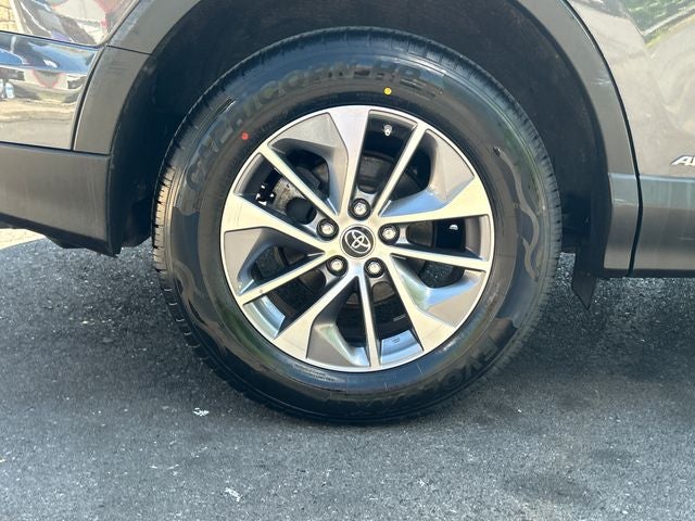 2018 Toyota RAV4 Hybrid XLE