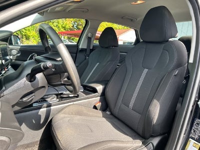 2023 Hyundai Elantra SE