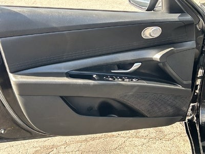 2023 Hyundai Elantra SE