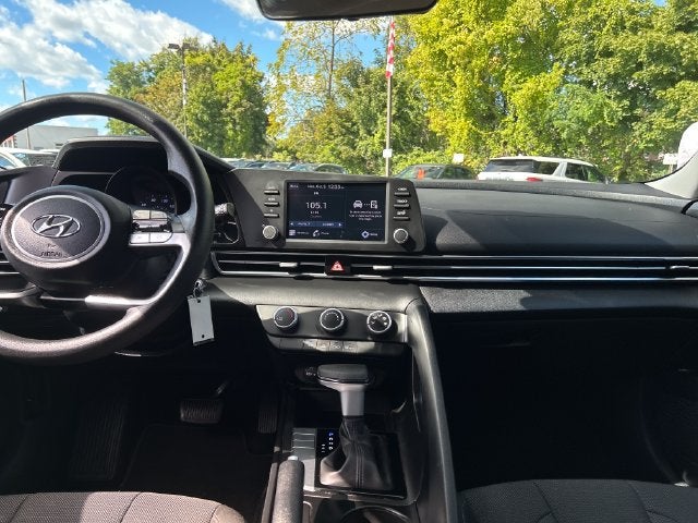 2023 Hyundai Elantra SE