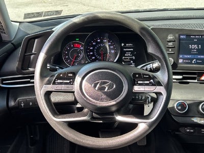 2023 Hyundai Elantra SE