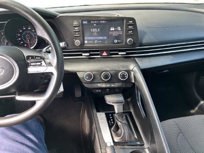 2023 Hyundai Elantra SE