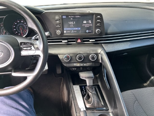 2023 Hyundai Elantra SE