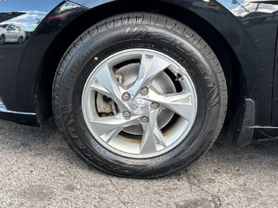 2023 Hyundai Elantra SE