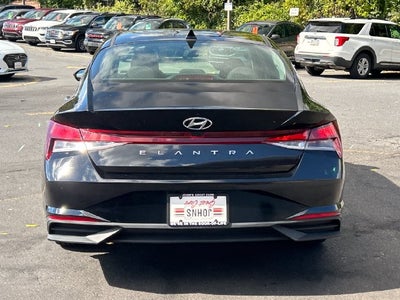 2023 Hyundai Elantra SE