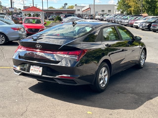 2023 Hyundai Elantra SE