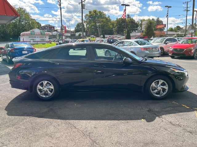 2023 Hyundai Elantra SE